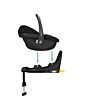 8440104110_2024_usp3_maxicosi_carseat_babycarseat_pebbles_black_tonalblack_clickandgoinstallation_side